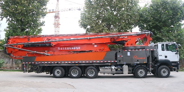 科尼樂70米長臂架泵車，泵送能力強(qiáng)不易堵管