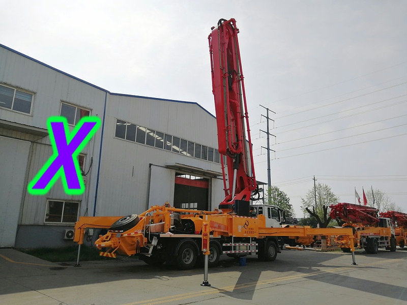 青島小型混凝土泵車價格 (7)