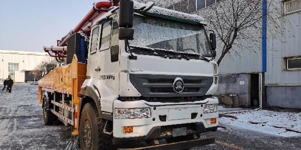 對于鄉(xiāng)村建設(shè)，如何正確選用混凝土泵車呢？
