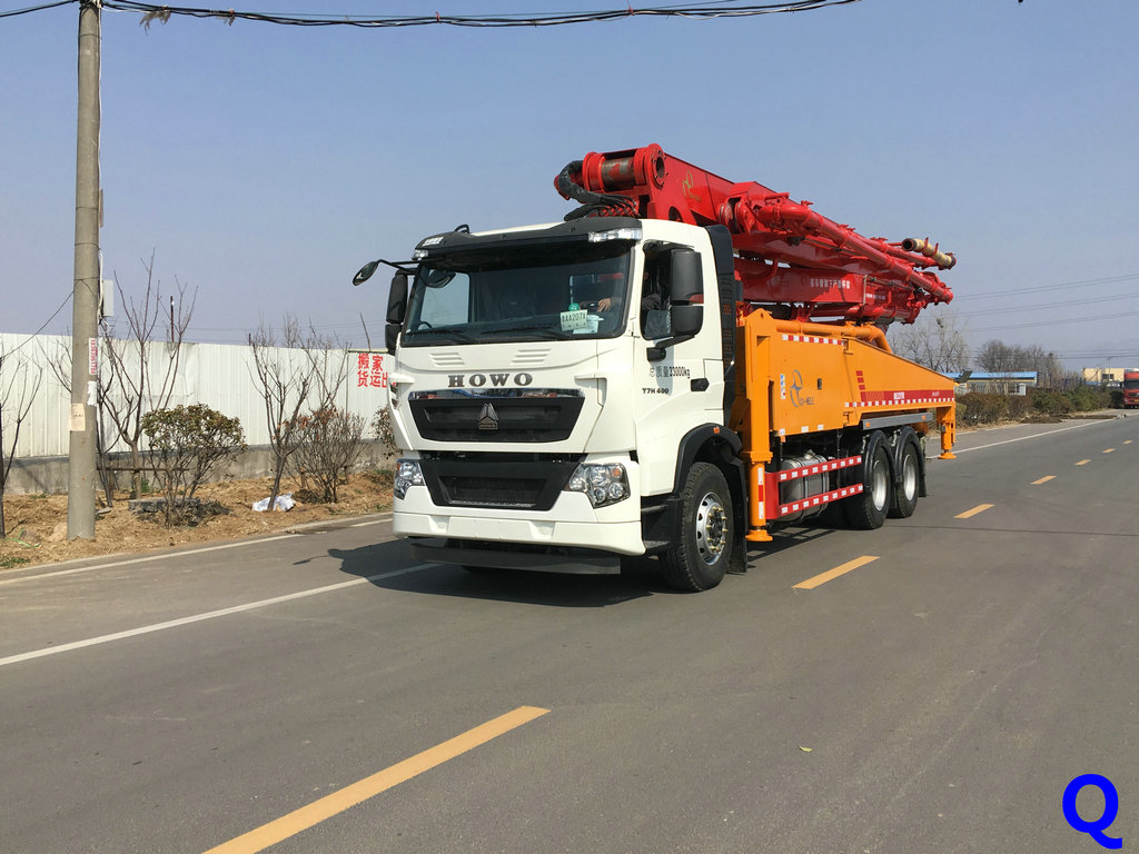 小型混凝土泵車，青島科尼樂混凝土泵車，天泵，