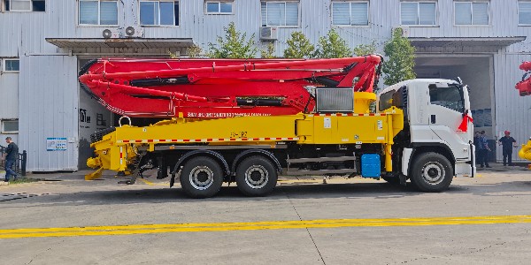 城鄉基建訂單增長，多米段泵車適配各類施工需求