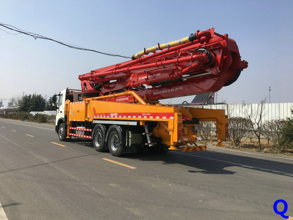 小型混凝土泵車，天泵，小型泵車，混凝土泵車