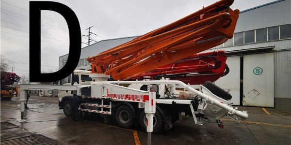 混凝土泵堵管時(shí)，可通過(guò)正反泵判斷部位