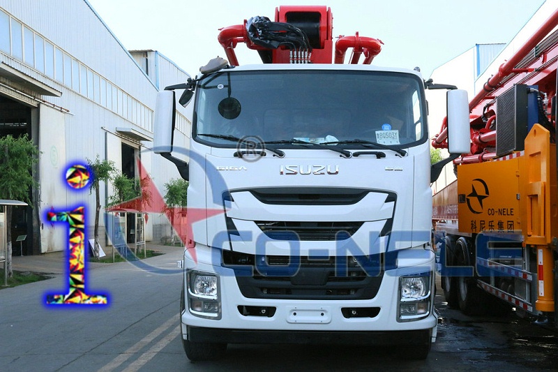 青島小型混凝土泵車價格 (1)